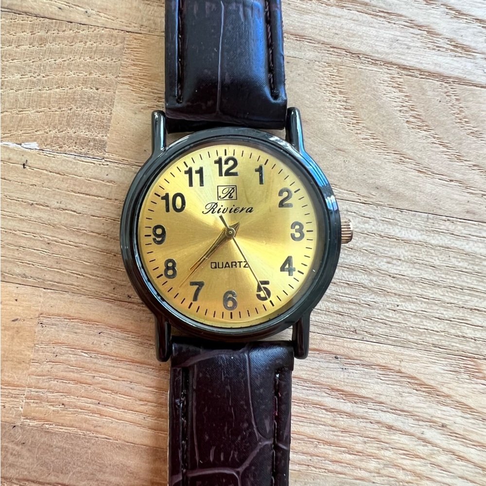 Riviera ladies gold tone black dress Watch NEW BATTERY